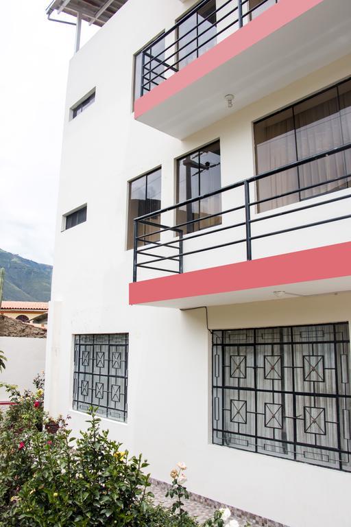 Hostal Santa Rosa Caraz Exterior foto